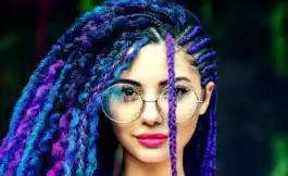 綺麗な配色の色の髪をした人