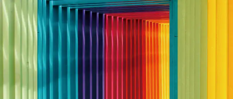 色々な色をしたトンネル