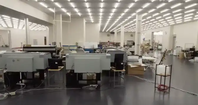 オリジナルデザインTシャツを印刷するAirPriの工場内の様子