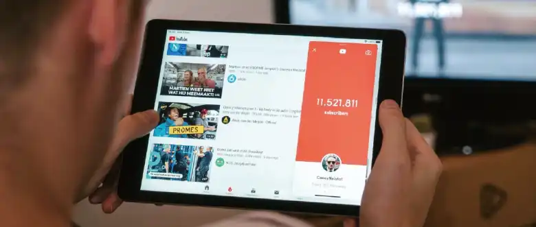 YouTubeでサムネイル画像画面で探している人