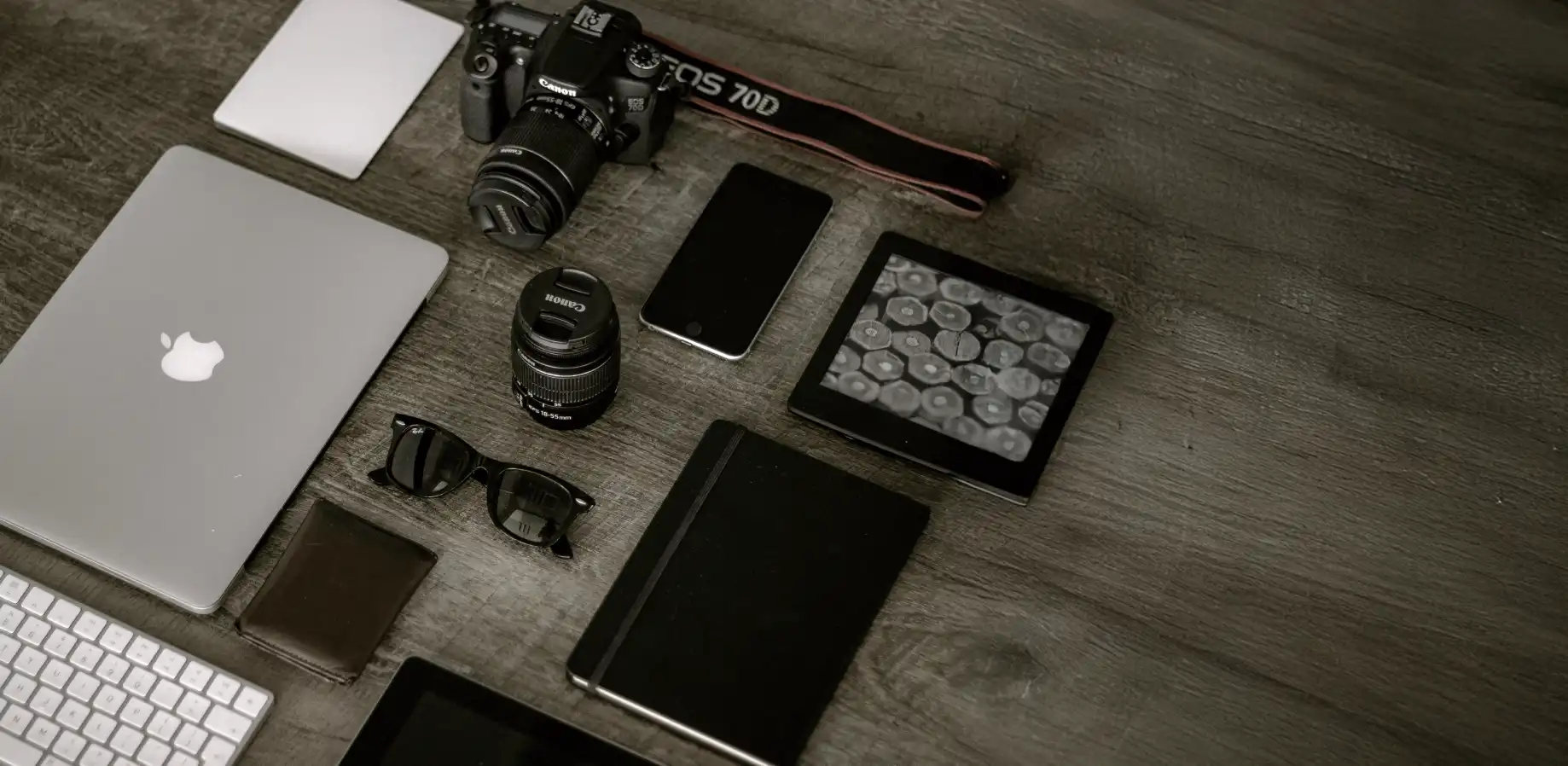 YouTubeのサムネイル画像作成の準備の様子